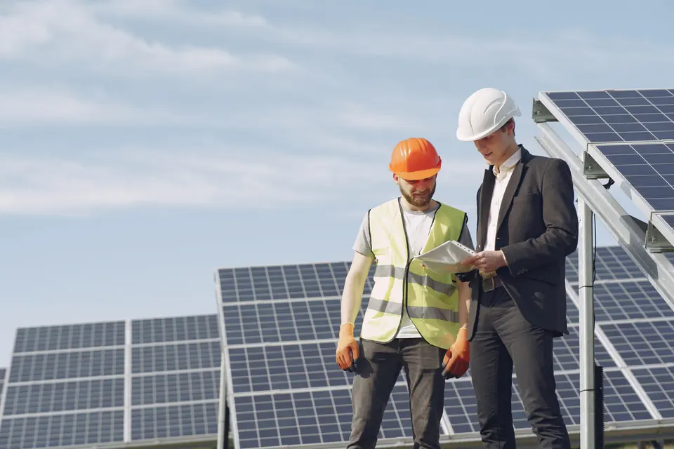 Nos próximos 20 anos, a fonte de Energia Solar crescerá e se tornará a principal fonte motriz do mundo.