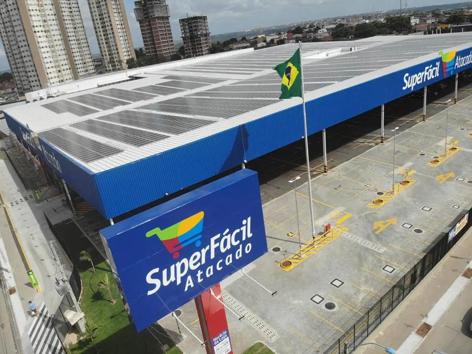 Usina solar instalada pela Taldi: Atacadão Super Fácil