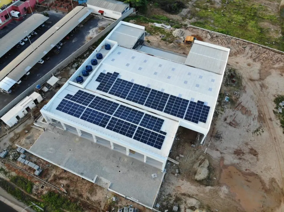 Usina solar instalada pela Taldi: Autoeste Veículos