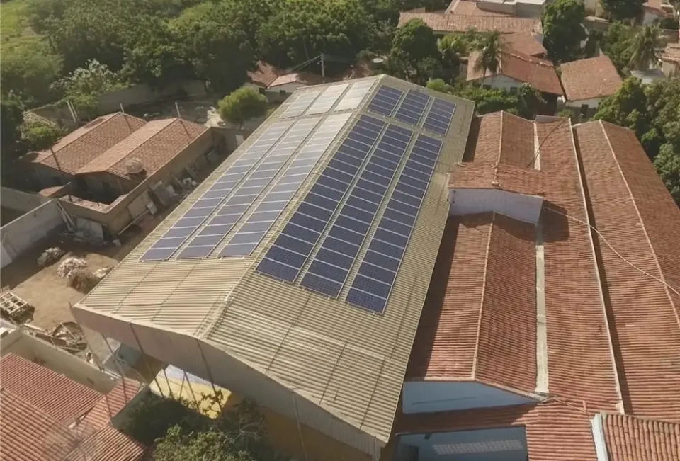 Usina solar instalada pela Taldi: Colégio Menino Deus