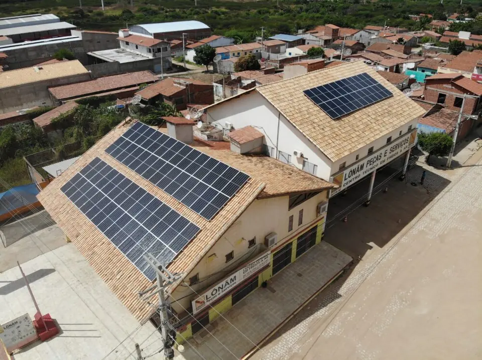 Usina solar instalada pela Taldi: G C de Medeiros