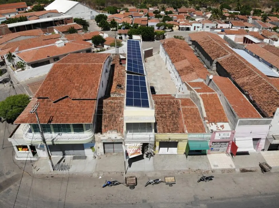 Usina solar instalada pela Taldi: Mercantil Camará
