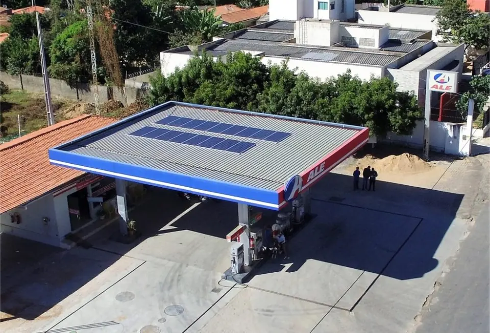 Usina solar instalada pela Taldi: Posto Ale