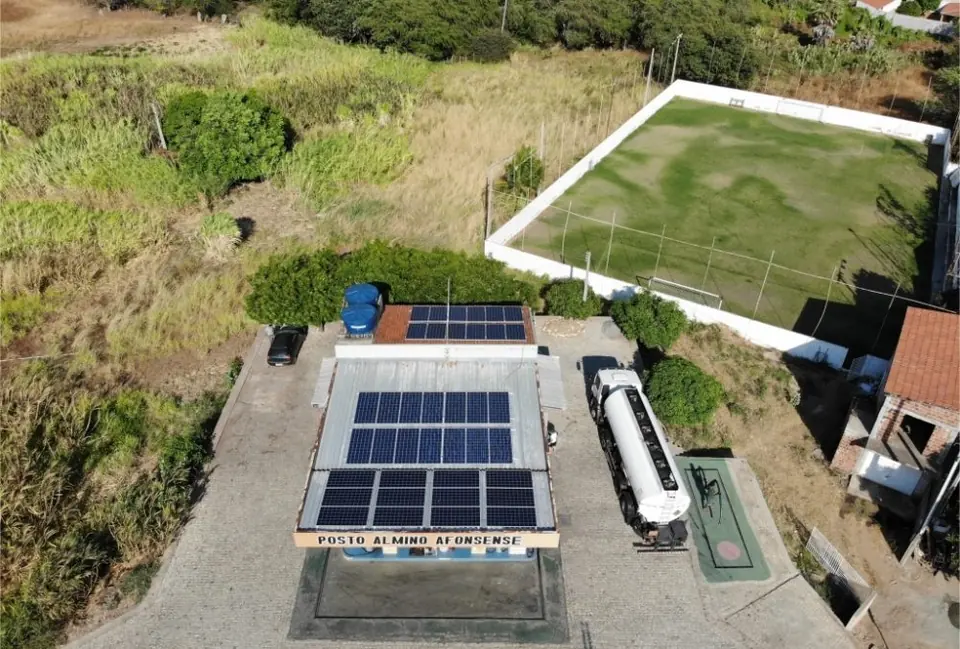 Usina solar instalada pela Taldi: Posto Almino Afonsense