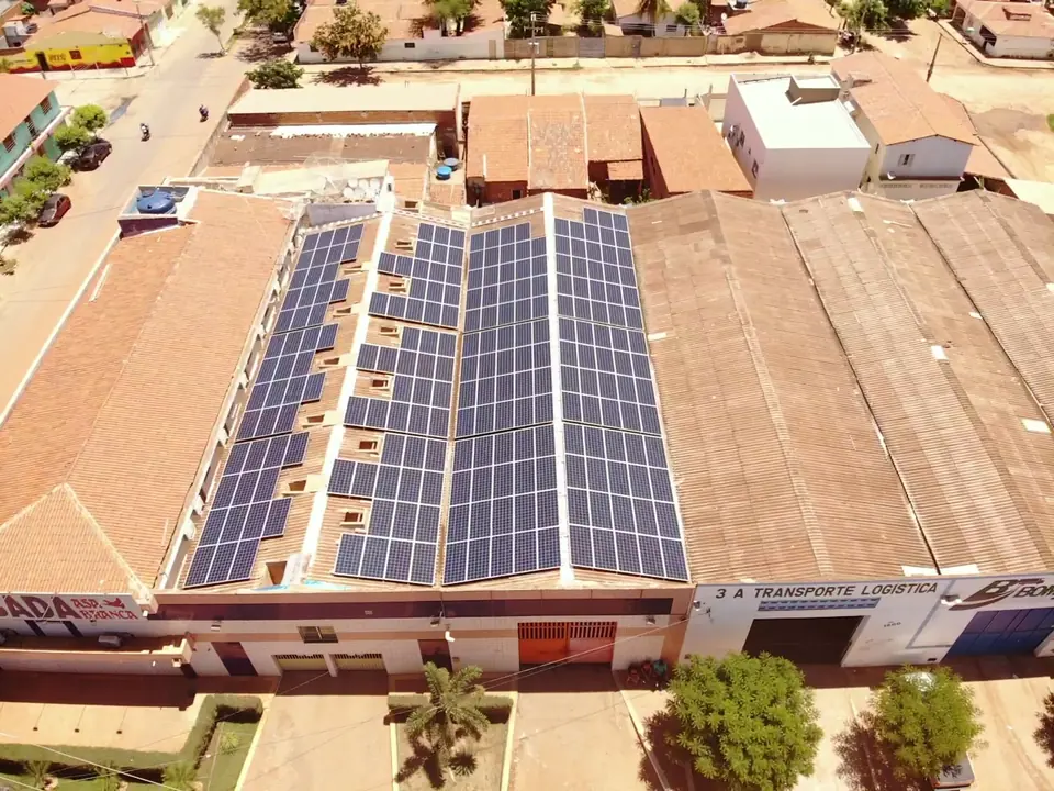 Usina solar instalada pela Taldi: Pousada Asa Branca