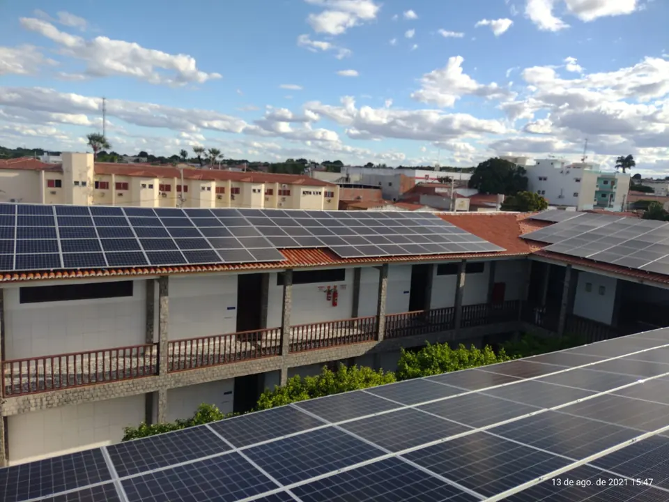 Usina solar instalada pela Taldi: Faculdade Facesa