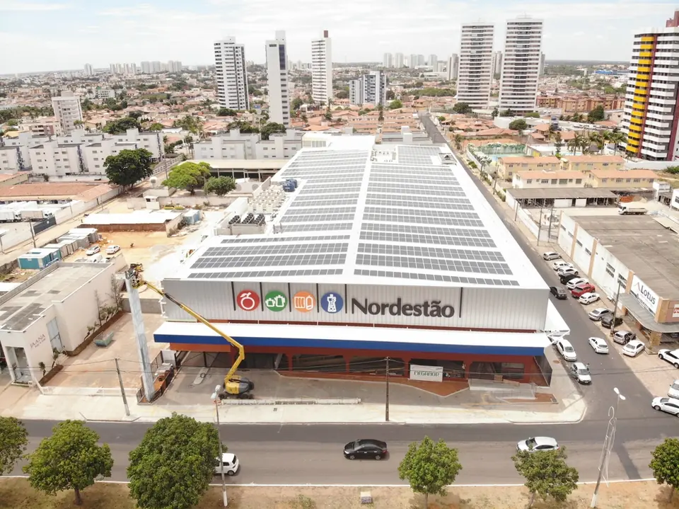 Loja do Nordestão com usina solar na cobertura