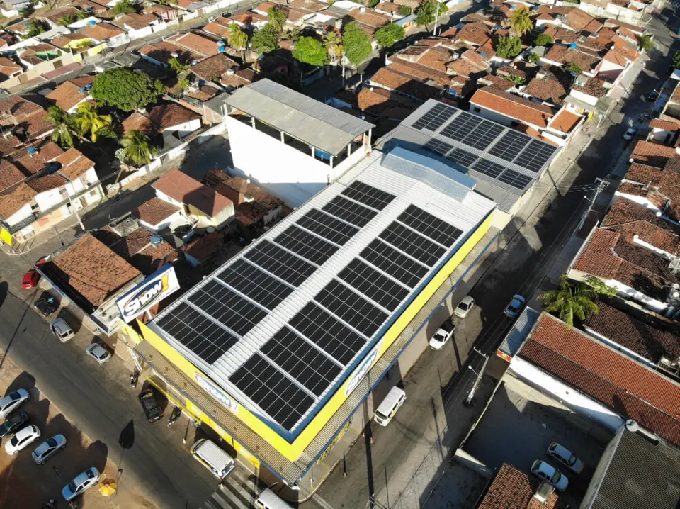 Usina solar instalada pela Taldi: Super Show Supermercado